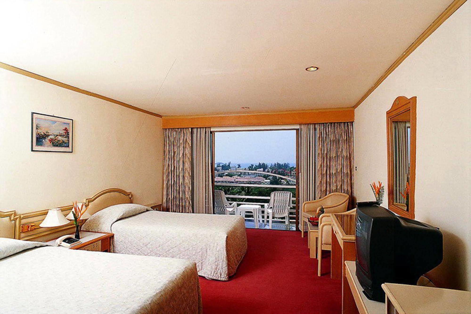 Royal Crown Hotel & Palm Spa Resort Patong Екстер'єр фото